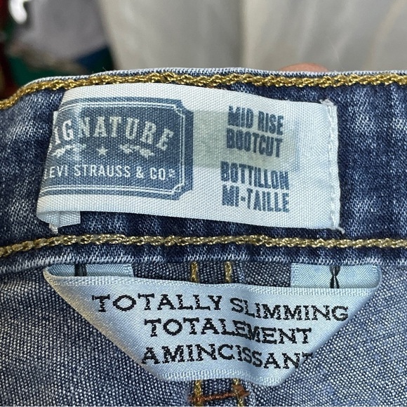 Levi’s Strauss & Co. Mid rise boot cut woman’s jeans - Picture 8 of 8